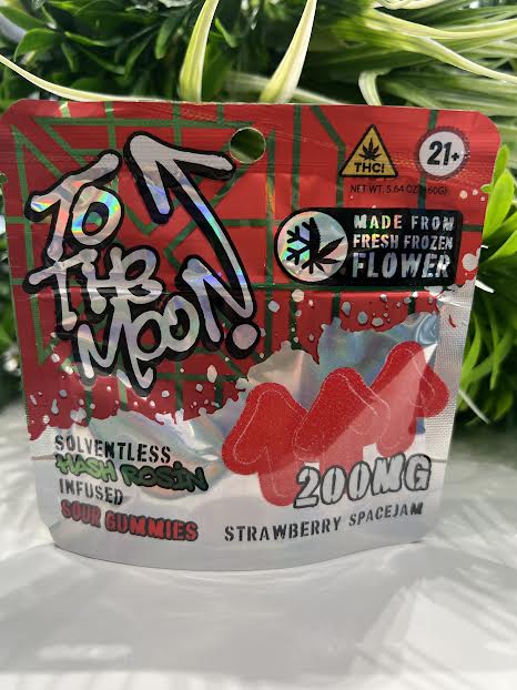 to-the-moon-strawberry-space-jam-gummies-200mg